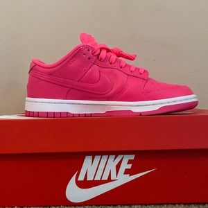 Nike Dunk Low ‘Hyper Pink’ Sneakers